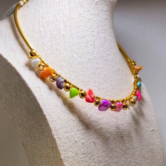 SOLD!!!   Elegant Bronze Choker with Vibrant Natural Stone - Picture 5 of 5